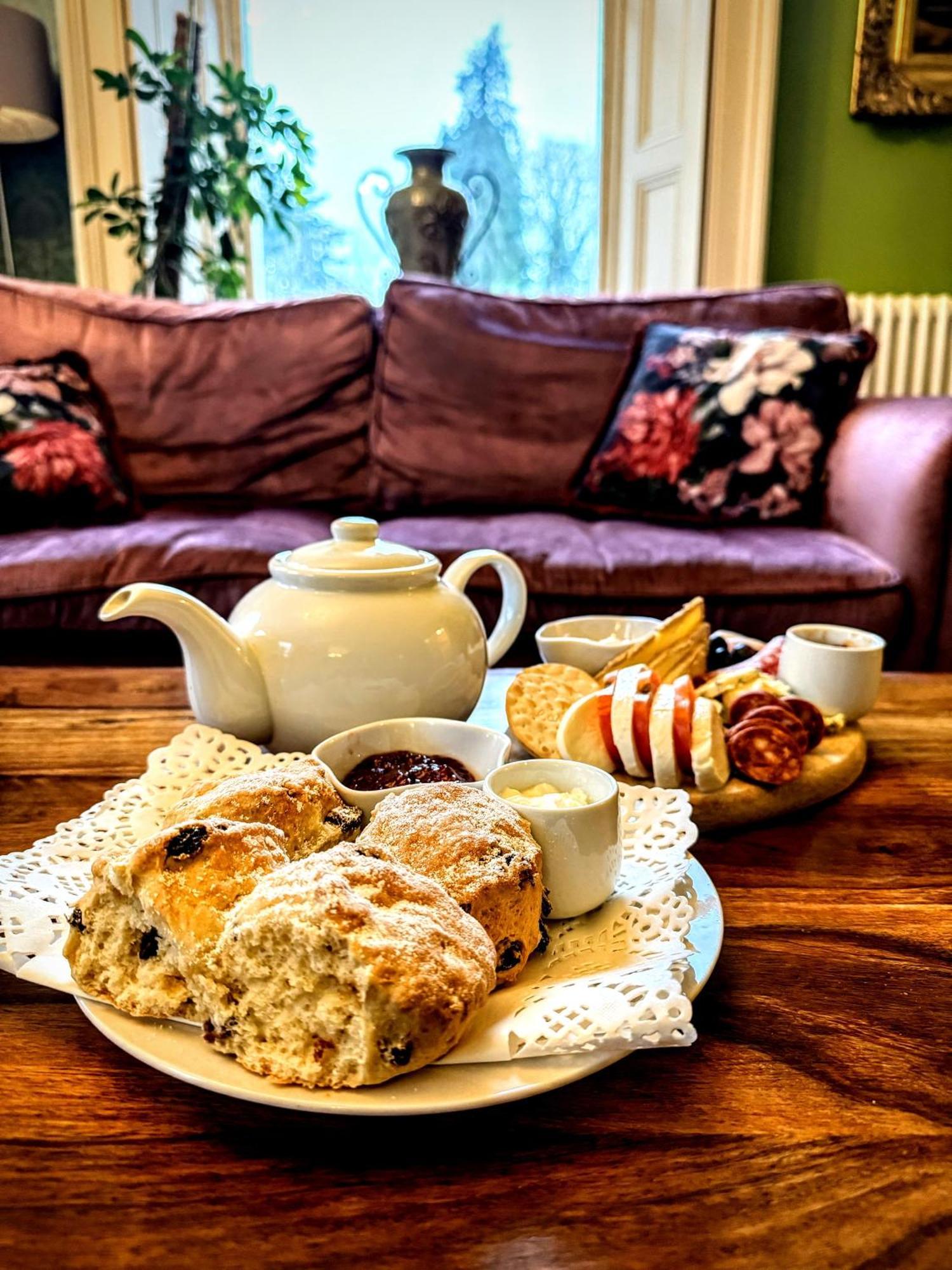 Clone Country House 어흐림 외부 사진 Afternoon tea at the Old Vicarage, 2019