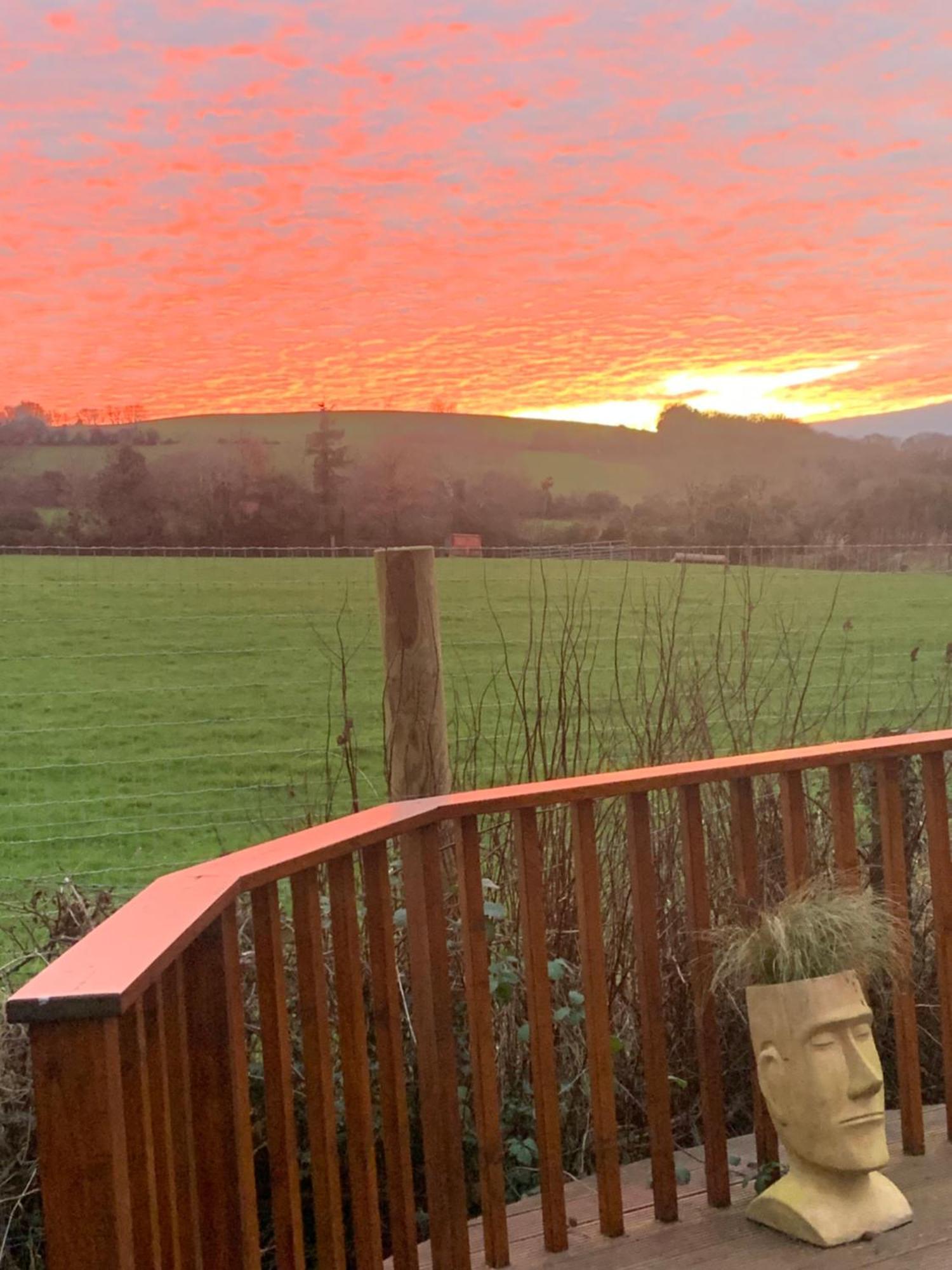 Clone Country House 어흐림 외부 사진 Sunset over the Blackdown Way