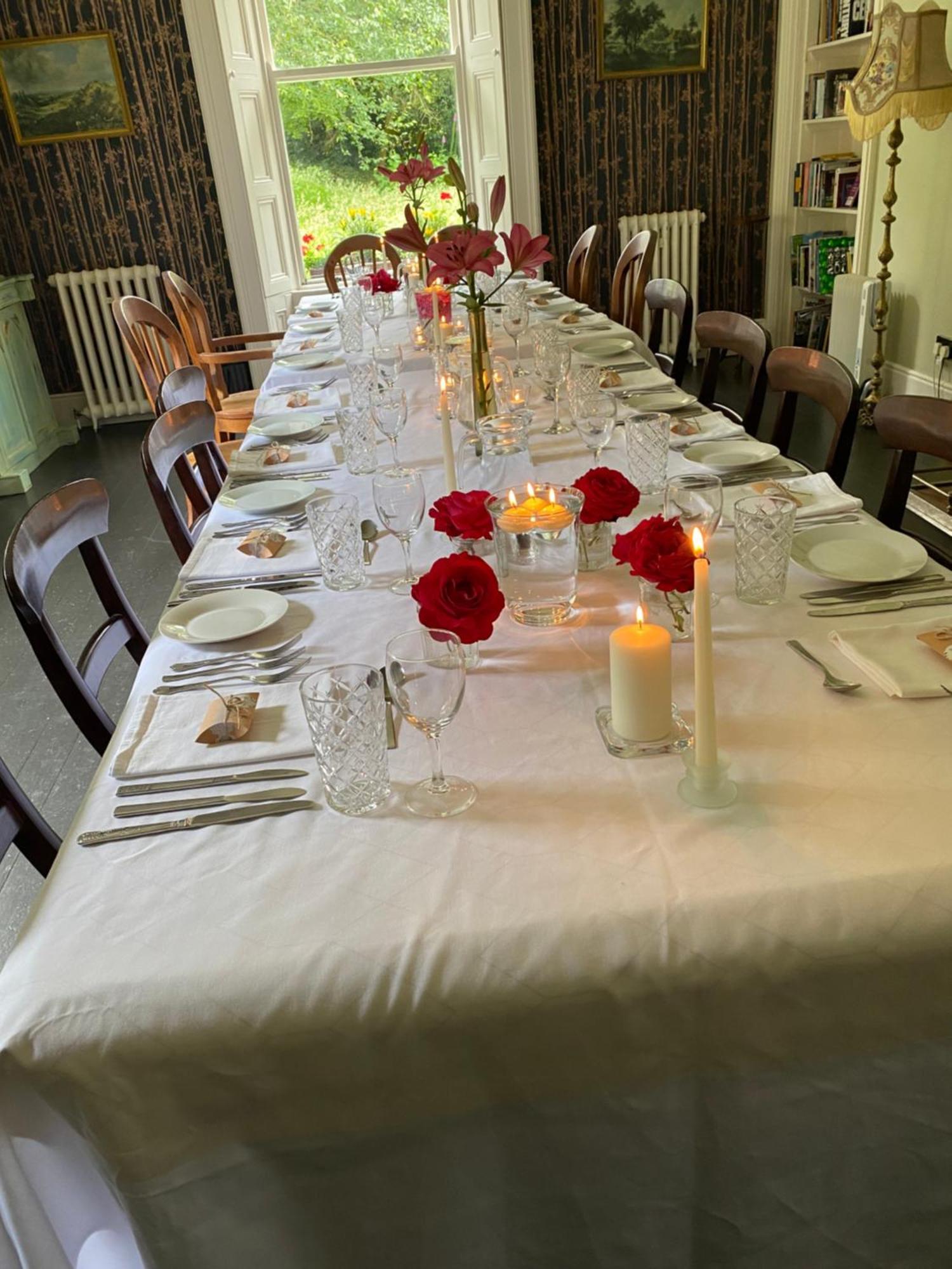 Clone Country House 어흐림 외부 사진 A table set for a formal dinner