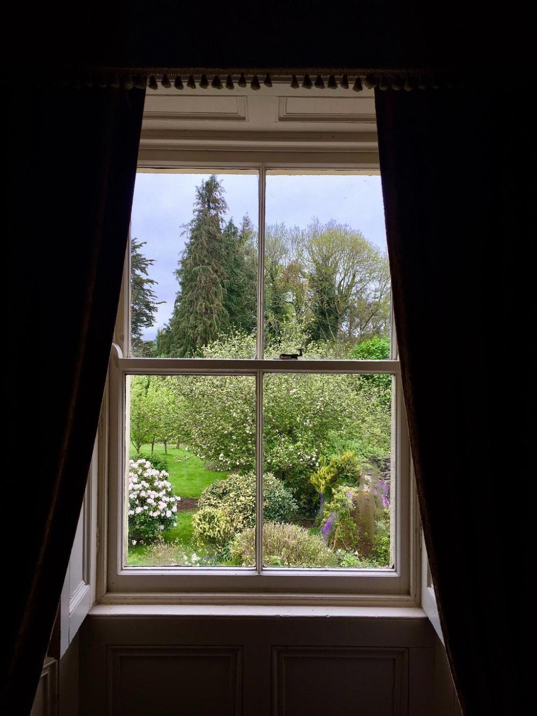 Clone Country House 어흐림 외부 사진 The view from the window of the room where the first meeting of the RSPB was held