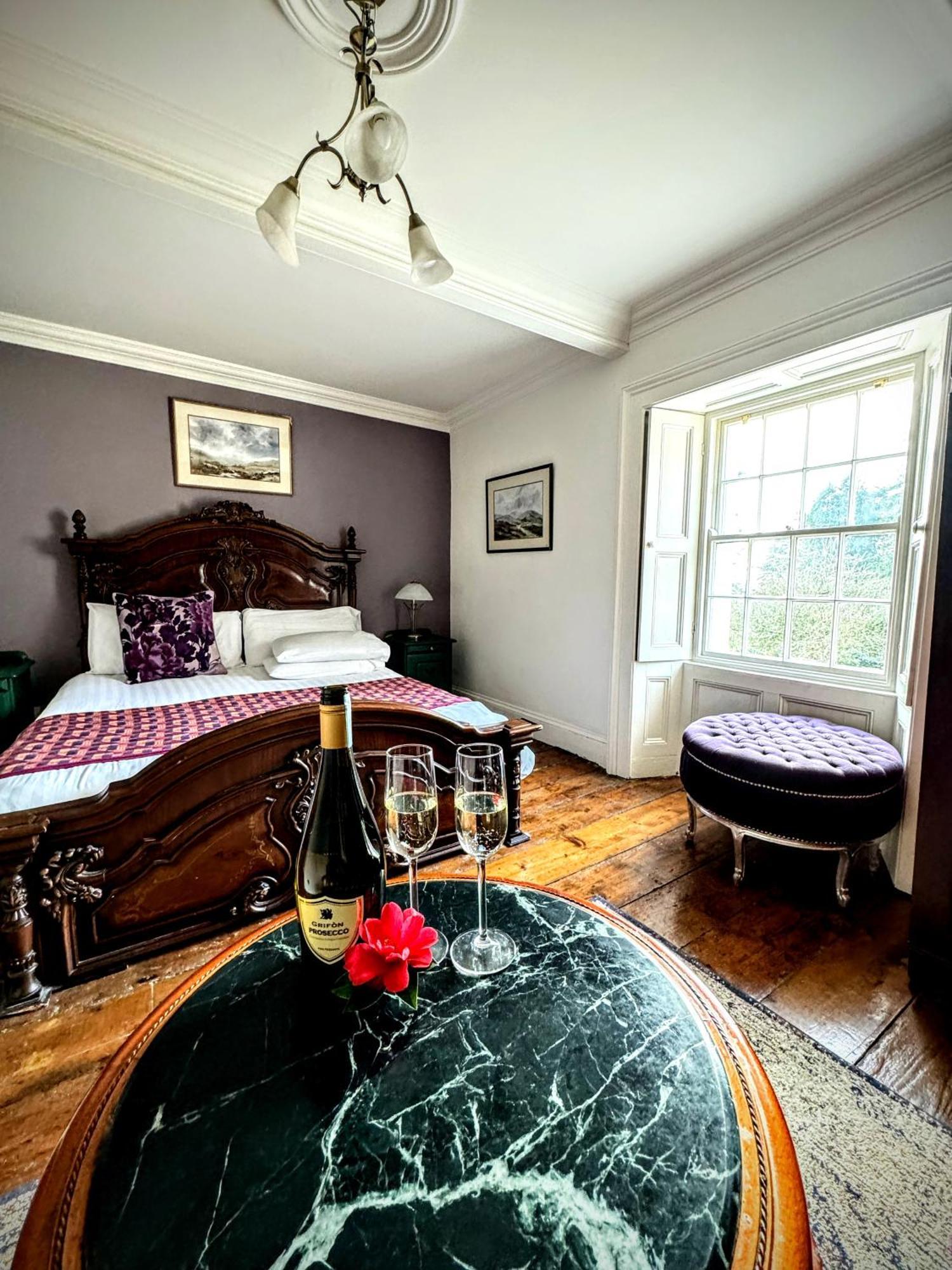 Clone Country House 어흐림 외부 사진 The Old Rectory, bedroom