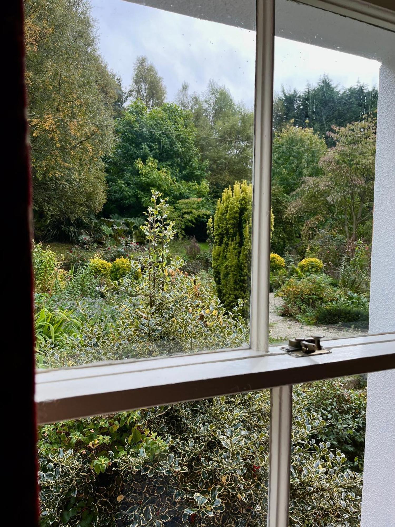 Clone Country House 어흐림 외부 사진 The view from the window of the old school house